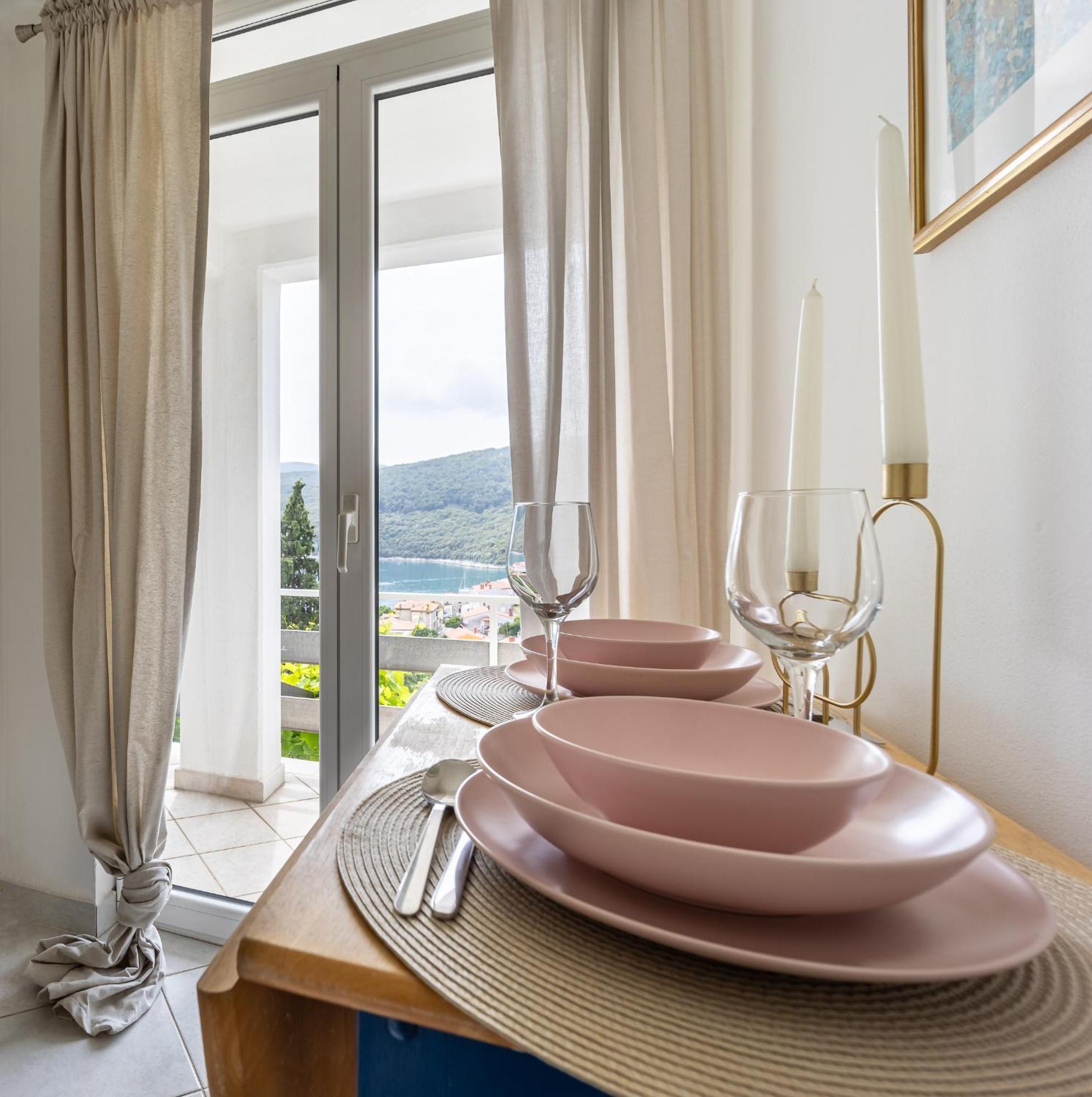 Apartments Sea View Rabac Esterno foto